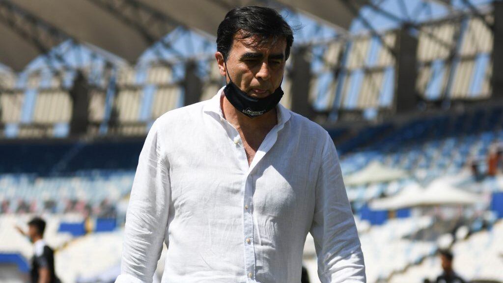 03 DE ENERO 2021 / ANTOFAGASTA Director Técnico Gustavo Quinteros hace abandono del campo de juego  , durante el partido valido por la Vigésima séptima fecha del Campeonato Nacional AFP Plan Vital 2020, entre Deportes Antofagasta vs Colo Colo  , disputado en el Estadio Calvo &amp; Bascuñán
FOTO CAMILO ALFARO / AGENCIAUNO
