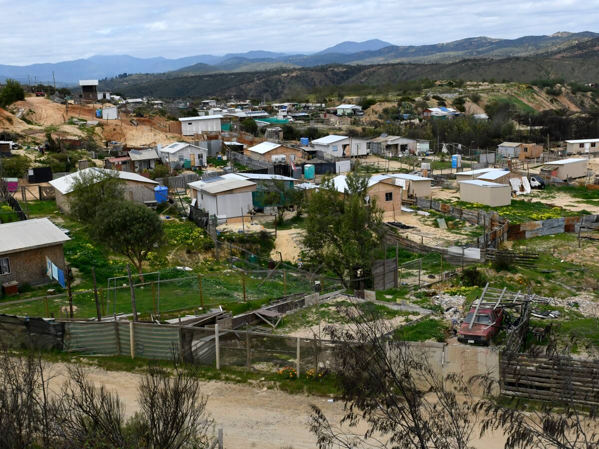 Estaban en un terreno privado: Minvu notifica demolición de inmuebles en Quilpué por orden judicial