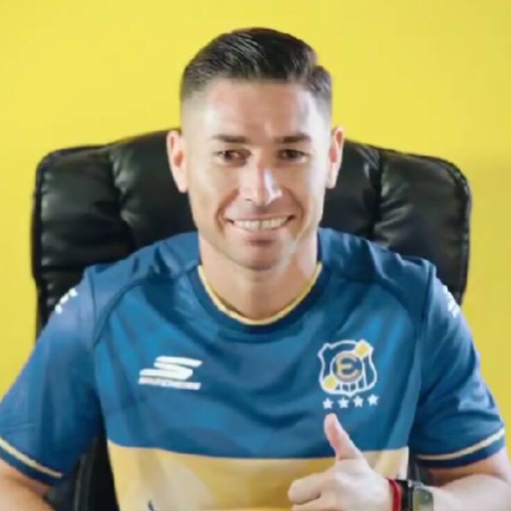Oficial: Óscar Opazo deja atrás su pasado en Santiago Wanderers y es presentado en Everton