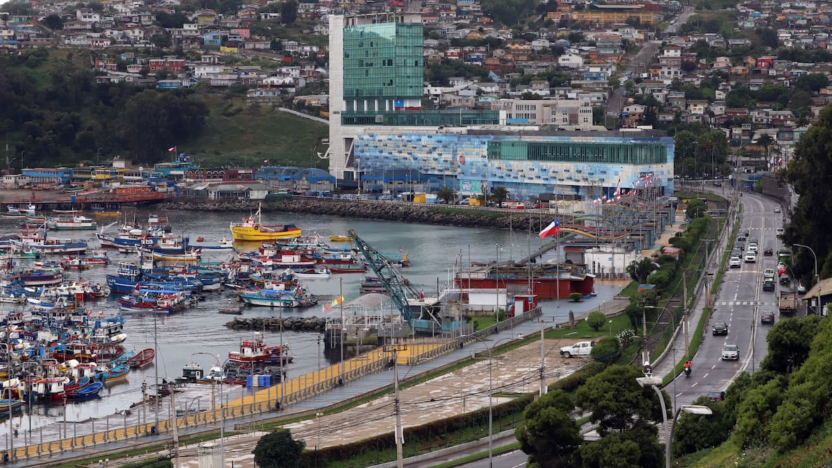 Región de Valparaíso suma 30 mm de agua caída: Cierran puertos y suspenden clases en tres comunas de la zona