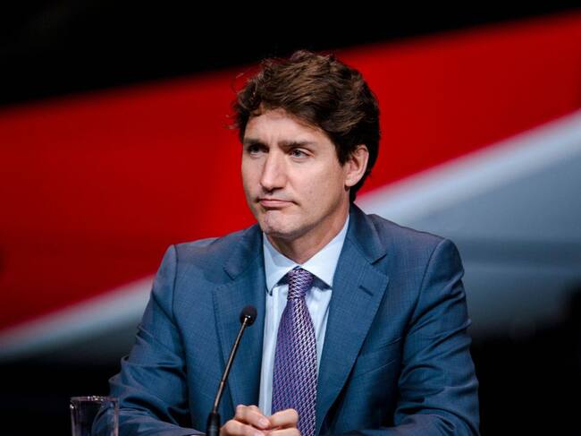 El primer ministro de Canadá Justin Trudeau habla con la prensa
