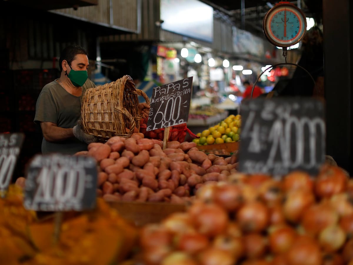 Golpe al bolsillo: estas son las verduras que subieron hasta un 50% tras el sistema frontal en Chile