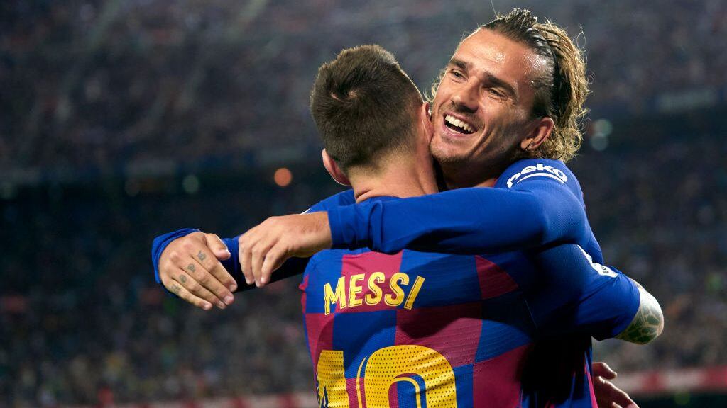 BARCELONA, SPAIN - SEPTEMBER 24: Antoine Griezmann and Lionel Messi of FC Barcelona celebrating their team's first goal during the Liga match between FC Barcelona and Villarreal CF at Camp Nou on September 24, 2019 in Barcelona, Spain. (Photo by Quality Sport Images/Getty Images)