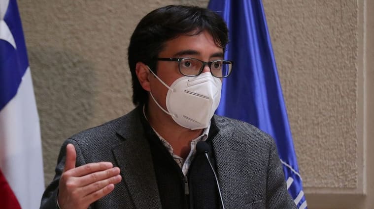 05 DE AGOSTO DE 2021/VALPARAISOEl senador Juan Ignacio Latorre ofrece un punto de prensa, tras la Sesión de Sala Especial del Senado, que analiza el proyecto de ley sobre acoso sexual en el ámbito académico.
FOTO: LEONARDO RUBILAR CHANDIA/AGENCIAUNO