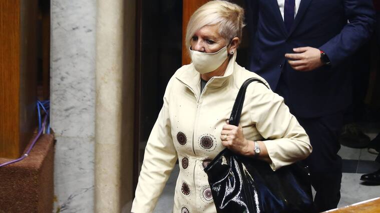 Silvana Donoso se presentó en el Senado por acusación constitucional