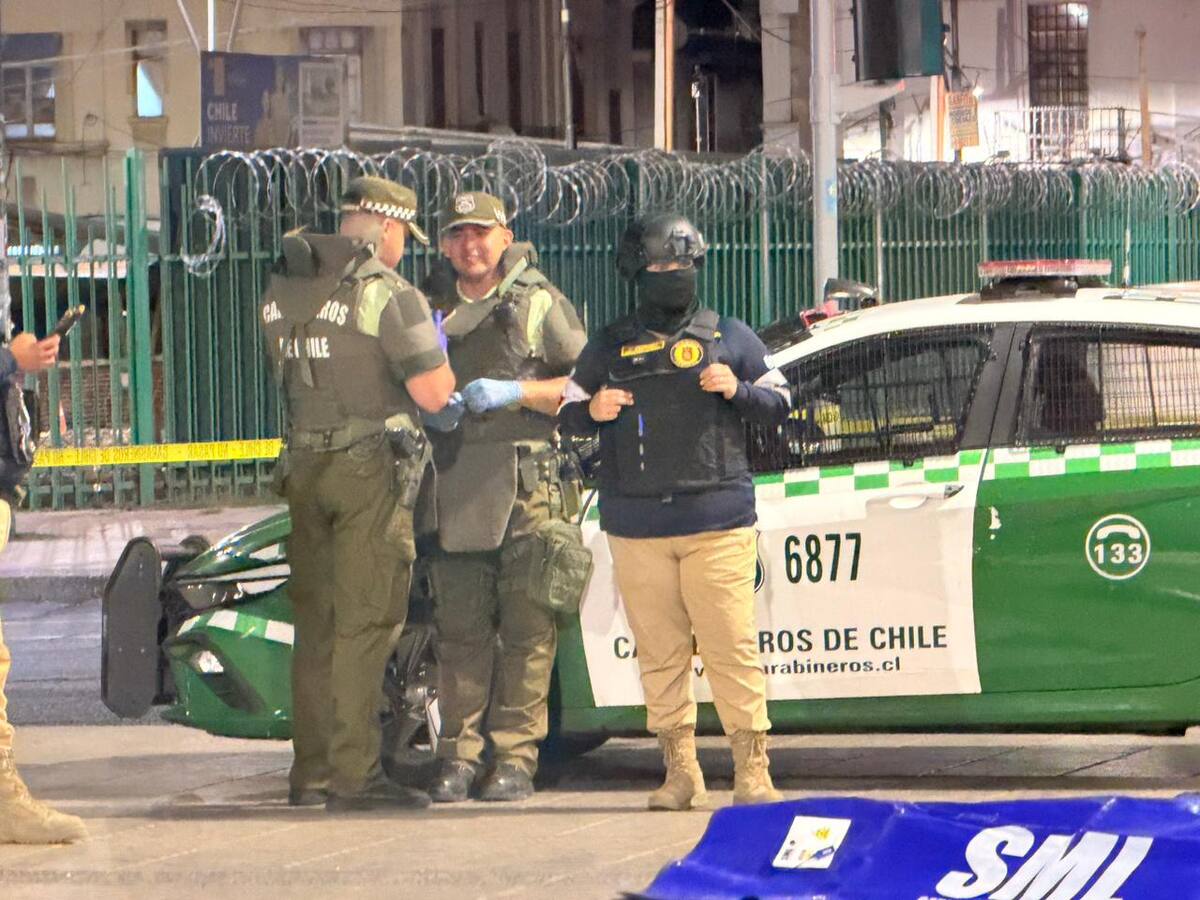 Hombre es baleado por cinco sujetos en Recoleta: recibió al menos 6 disparos antes de morir