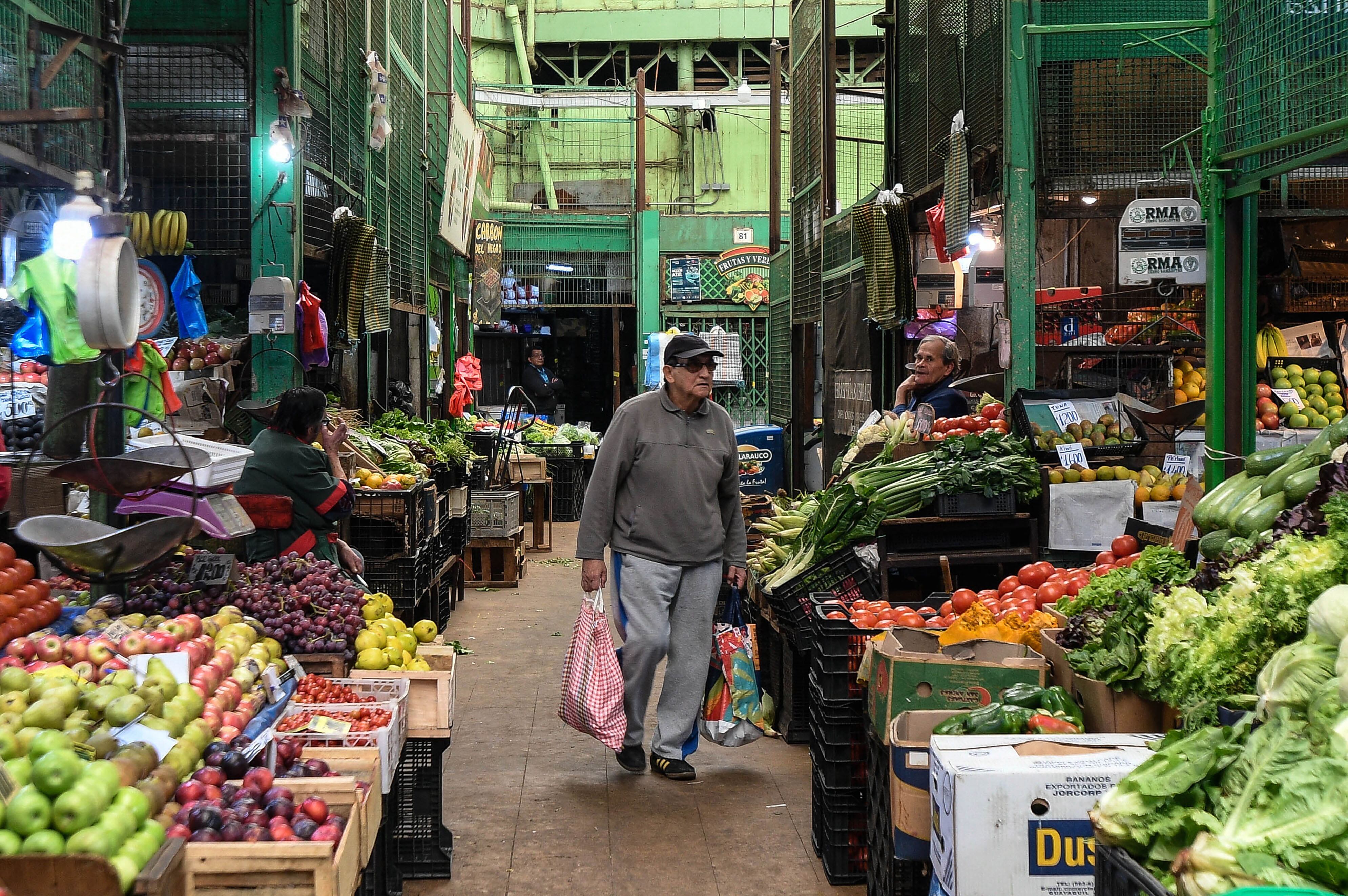 Preocupación por la inflación sube 20 puntos en Chile y lo ubica entre los más afectados de Latinoamérica