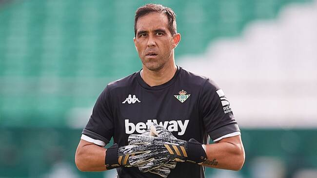 SEVILLE, SPAIN - SEPTEMBER 20: Claudio Bravo of Real Betis looks on prior to the LaLiga Santander match between Betis and Valladolid at Estadio Benito Villamarin on September 20, 2020 in Seville, Spain. (Photo by Fran Santiago/Getty Images)