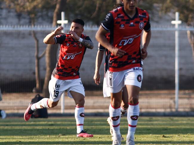 Deportes Limache se reencontró con los triunfos ante un Curicó Unido que se hunde en la Primera B | Agencia Uno