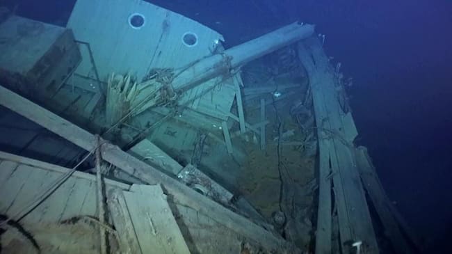 Barco perdido en la Antártica