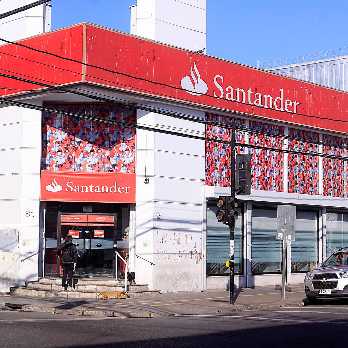 Banco Santander da cuenta de un “acceso no autorizado” a base de datos con información de clientes de Chile, Uruguay y España