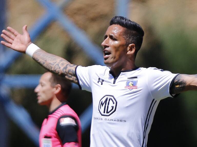 "Apenas se adapte, le irá bien": Lucas Barrios observa a Colo Colo y respalda a cuestionado jugador del plantel