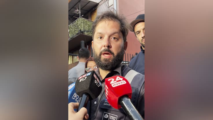 Presidente Boric recorre zonas anegadas de Maipú tras inundaciones y detalla apoyo económico a familias