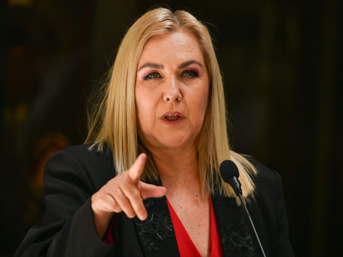 “Persona siniestra”: comunicador chileno desata polémica con duras declaraciones contra Pamela Jiles