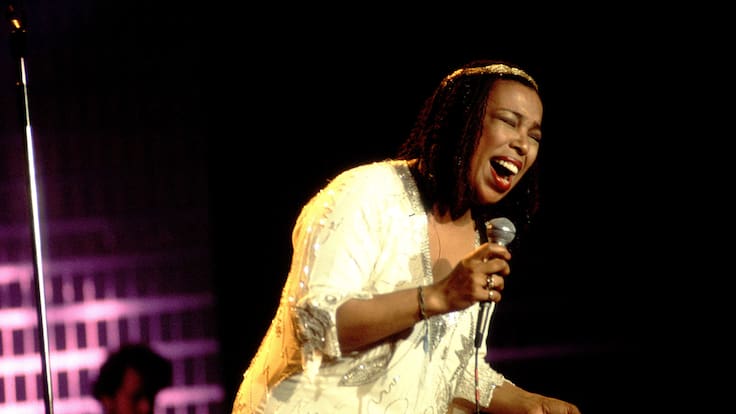 Muere icónica cantante a los 88 años: su voz hizo historia en el soul con el hit “Killing me Softly With His Song”