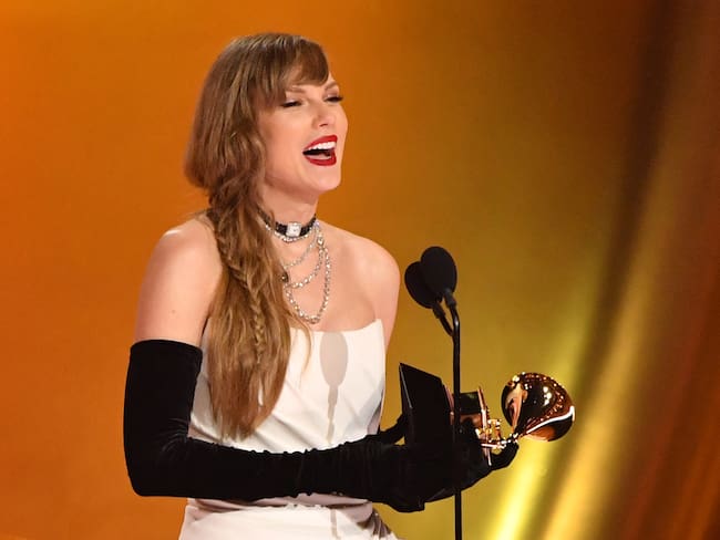 ¡Locura swiftie! Taylor Swift sorprende con inesperado anuncio tras ganar un Premio Grammy y enloquece las redes sociales   