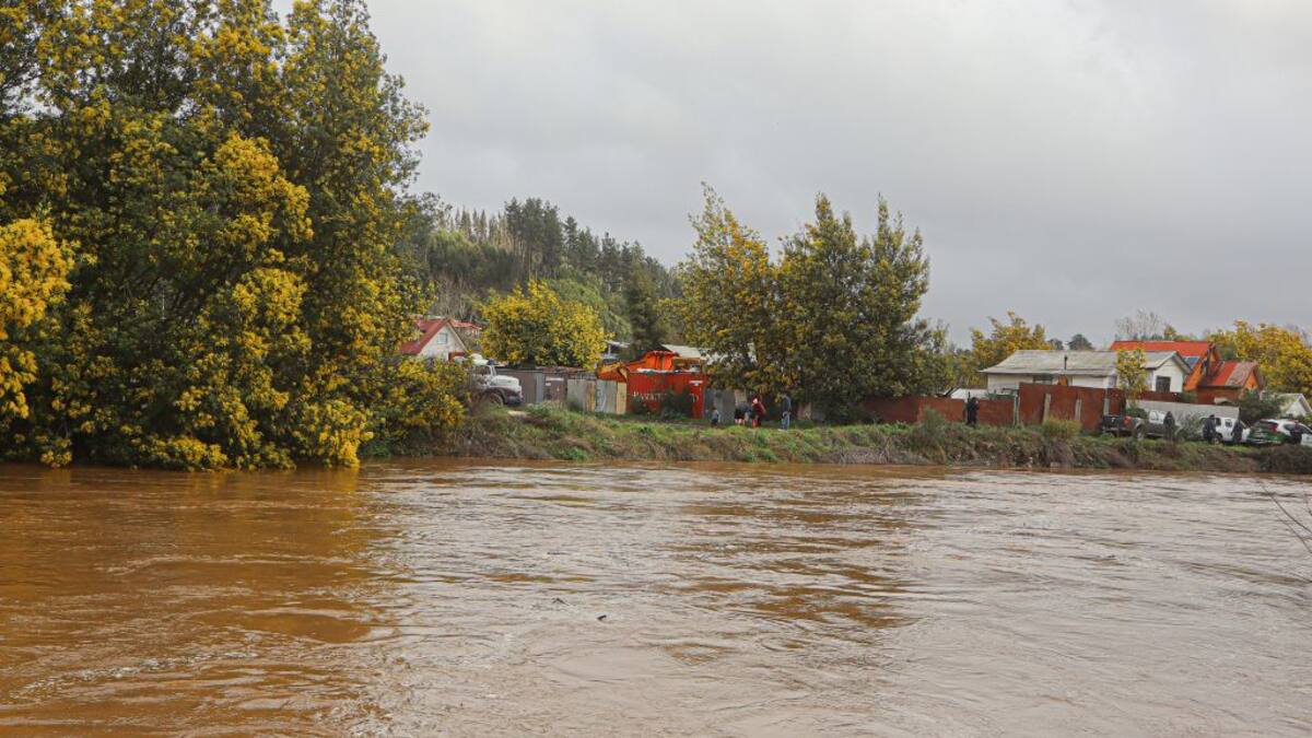 Senapred ordena evacuar sectores de Lumaco por desborde del río: activan alerta SAE