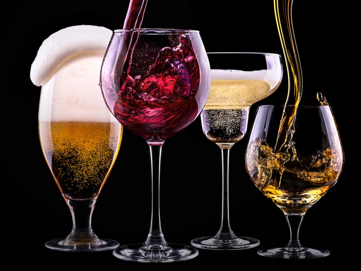 Hasta 57 litros per cápita: esta es la bebida alcohólica que ha aumentado explosivamente su consumo en chilenos