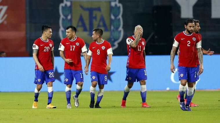 03 DE JUNIO DE 2021/SANTIAGO DEL ESTERO, ARGENTINA, Jugadores de Chile en festejo de un gol y el 1-1, durante el partido valido por las Clasificatorias al Mundial de Qatar 2022, entre las selecciones nacionales de Argentina y Chile, partido diputado en el Estadio Unico de Santiago del Estero, Argentina.FOTO: GUSTAVO ORTIZ/AGENCIAUNO