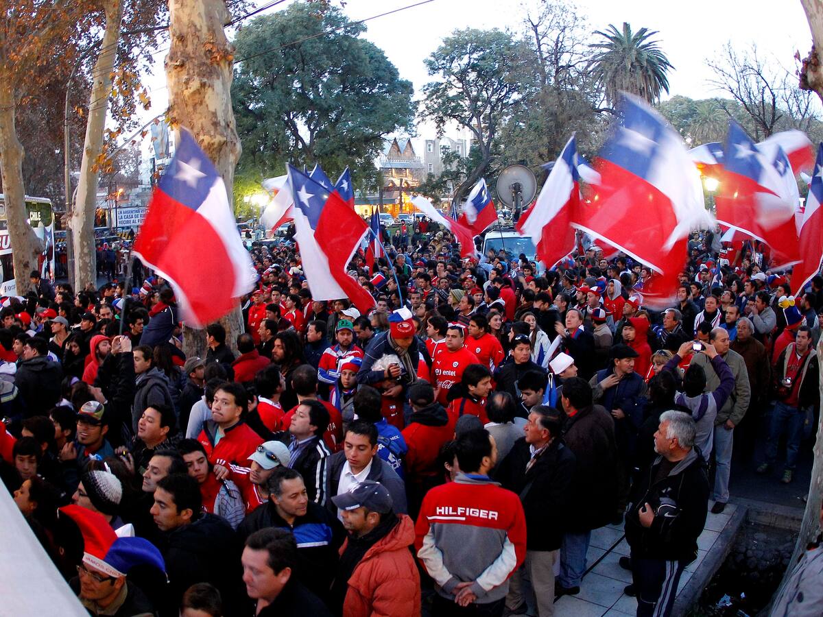 Metro de Santiago anunció extensión horaria en algunas estaciones por duelo entre Chile y Argentina