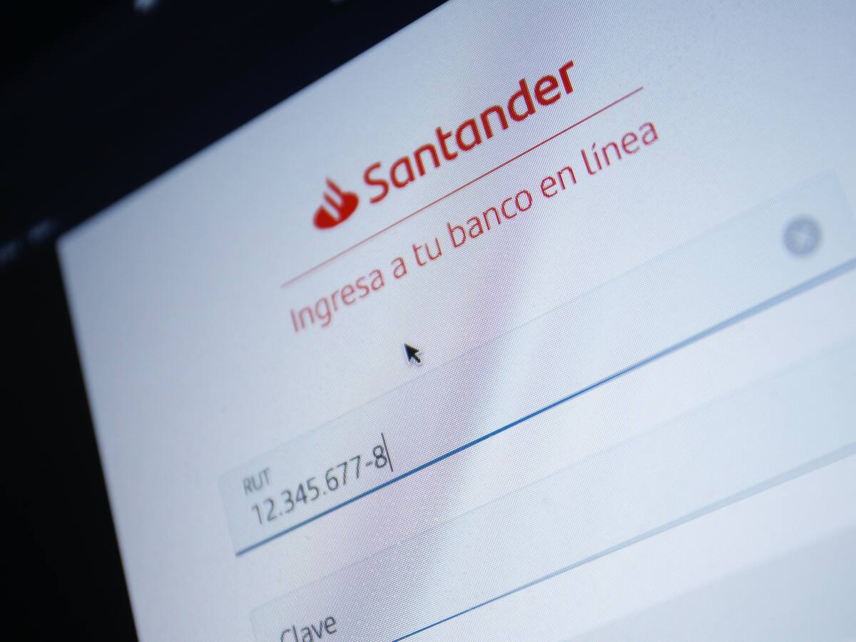 Usuarios reportan masiva caída del sistema de Banco Santander