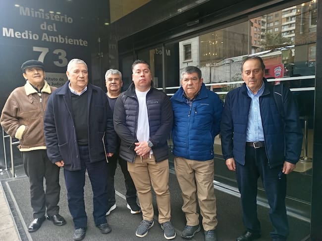 Los dirigentes de la macrozona sur austral de la pesca artesanal en el Ministerio del Medio Ambiente