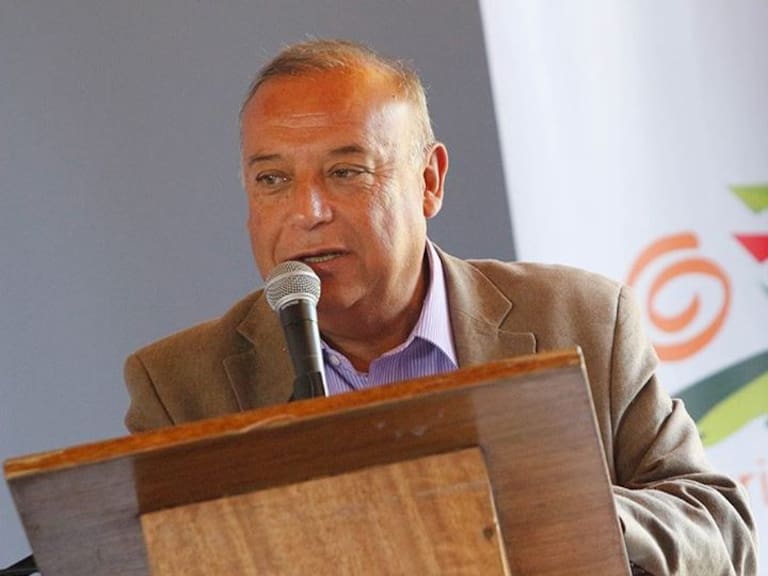 Ex alcalde de Cerrillos demanda a embajadora de Chile en la ONU: exige $1.176 millones de indemnización