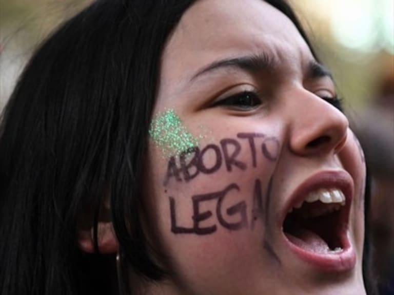 Argentina aprueba ley de aborto libre en primera instancia