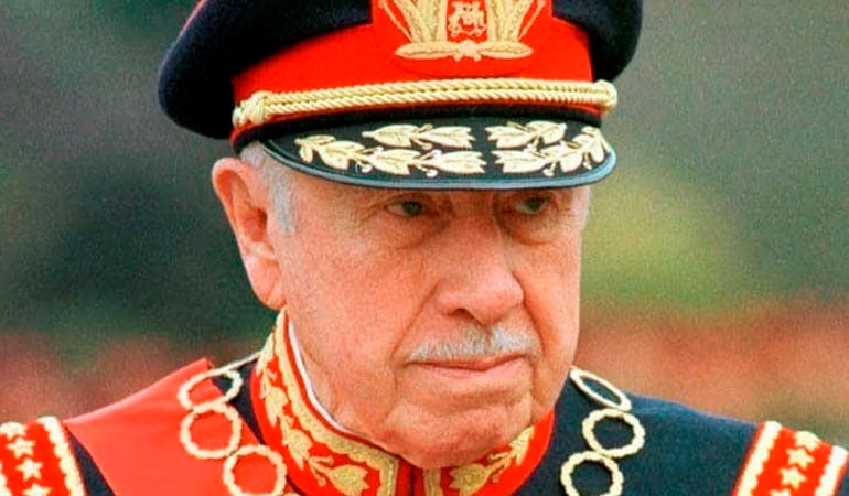 Villa Alemana retiró condición de "ciudadano ilustre" a Augusto Pinochet