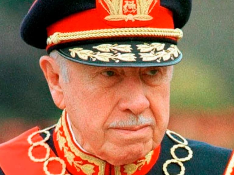 Villa Alemana retiró condición de &quot;ciudadano ilustre&quot; a Augusto Pinochet