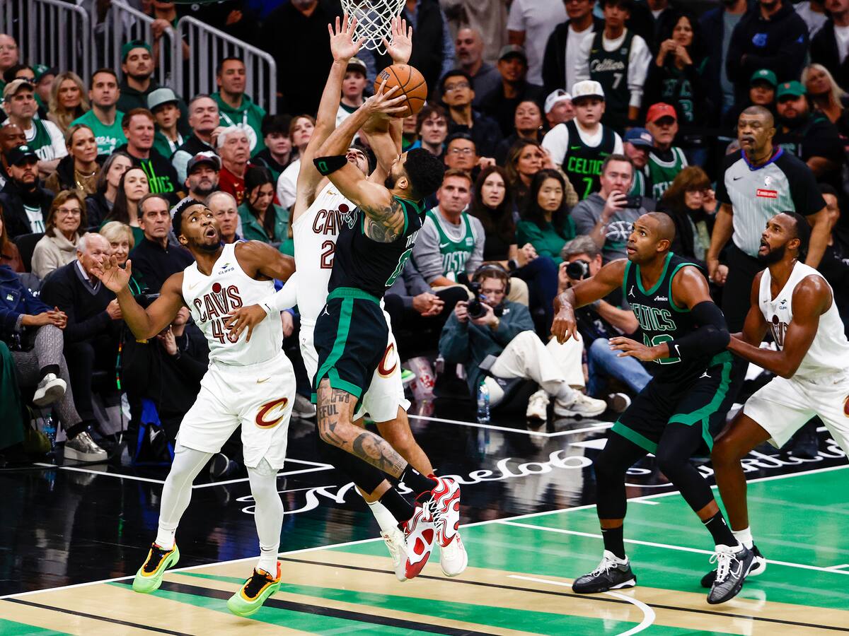 Los Cavaliers no pudieron con los Celtics y sufrieron su primera derrota de la temporada