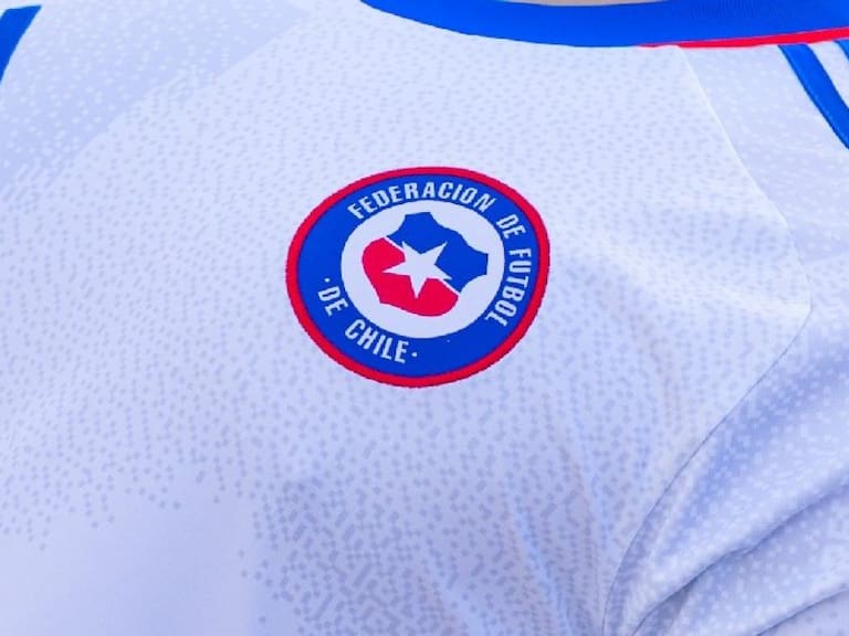 «La Roja es parte de nosotros»: así es la nueva camiseta de la Selección Chilena de Fútbol