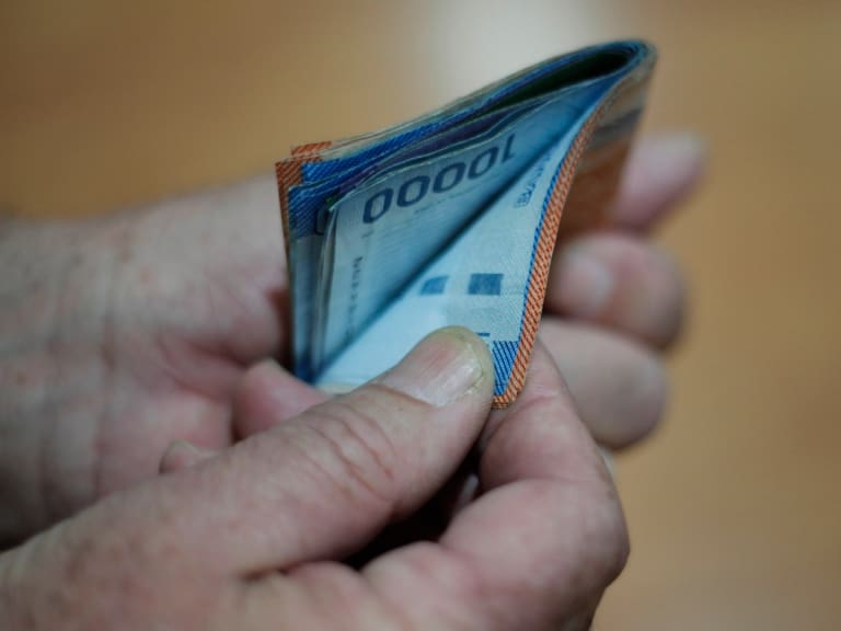 Ingreso laboral promedio mensual en Chile aumentó en 2022 y sobrepasó los $750.000