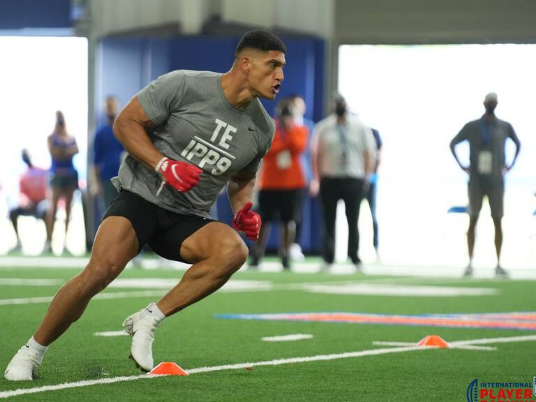 Histórico: Sammis Reyes se convirtió en el primer chileno en fichar en la NFL