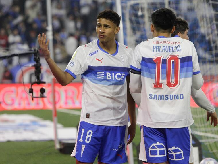 24 DE MAYO DE 2026 / SANTIAGO
Eduard Bello (uc) celebra el autogol del Arturo Vidal a favor de Universidad Católica durante el partido, válido por décimo tercera fecha de la Liga de Primera, entre Universidad Católica y Colo Colo, disputado en el estadio Claro Arena
FOTO: LUKAS SOLIS / AGENCIA UNO