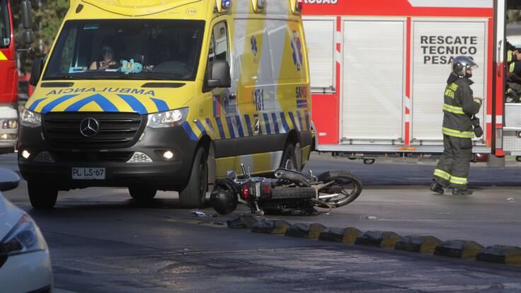 Accidente fatal en Santiago Centro: pasajera de motocicleta pierde la vida tras colisión