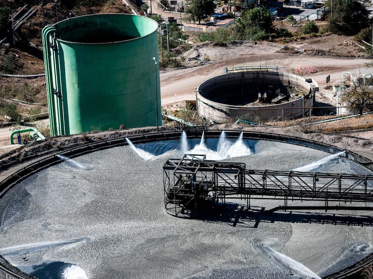 Agua desalinizada en la zona central: la iniciativa de Anglo American para abastecer Los Bronces y apoyar a comunidades de Colina y Tiltil