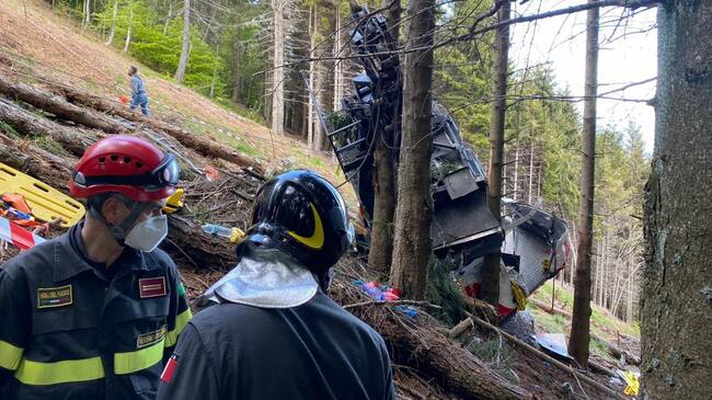 14 personas murieron en accidente en teleférico en Italia