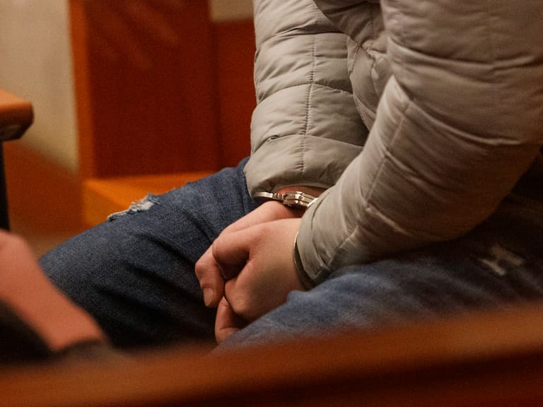 Un sujeto de 19 años, acusado de abusar sexualmente de su madre