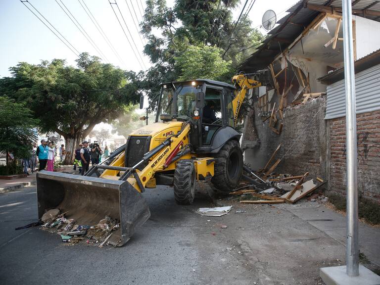 Demuelen mausoleo en San Bernardo tras denuncias por disparos y consumo de drogas: estaba dedicado a un menor de 15 años