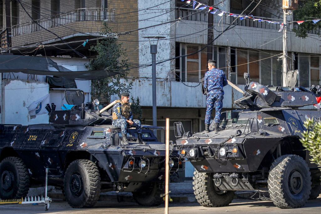 Fuerzas de seguridad de Irak resguardan las calles de Bagdad tras el ataque de Estados Unidos sobre su territorio.