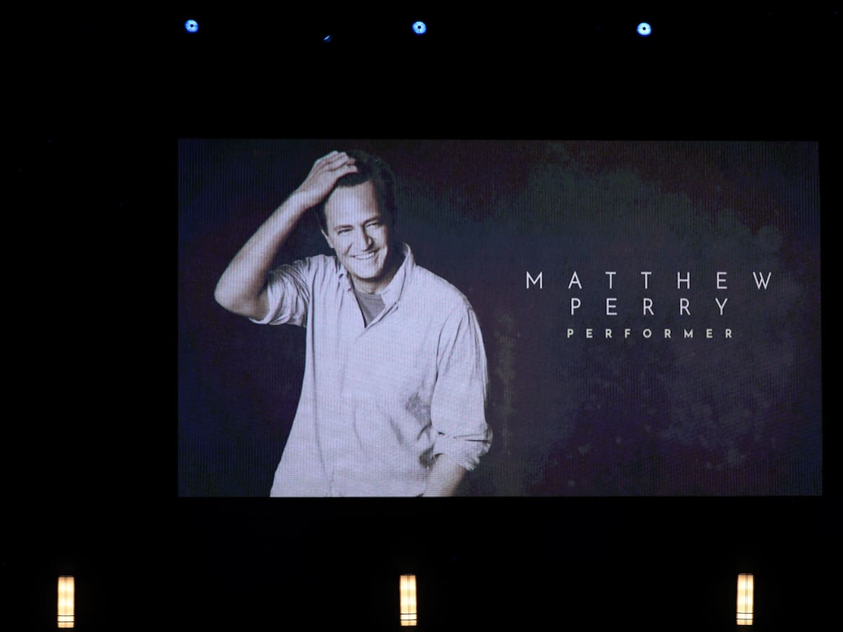Una controversial ausencia: ¿Por qué Matthew Perry no apareció en el ‘In Memoriam’ de los Emmy 2024?