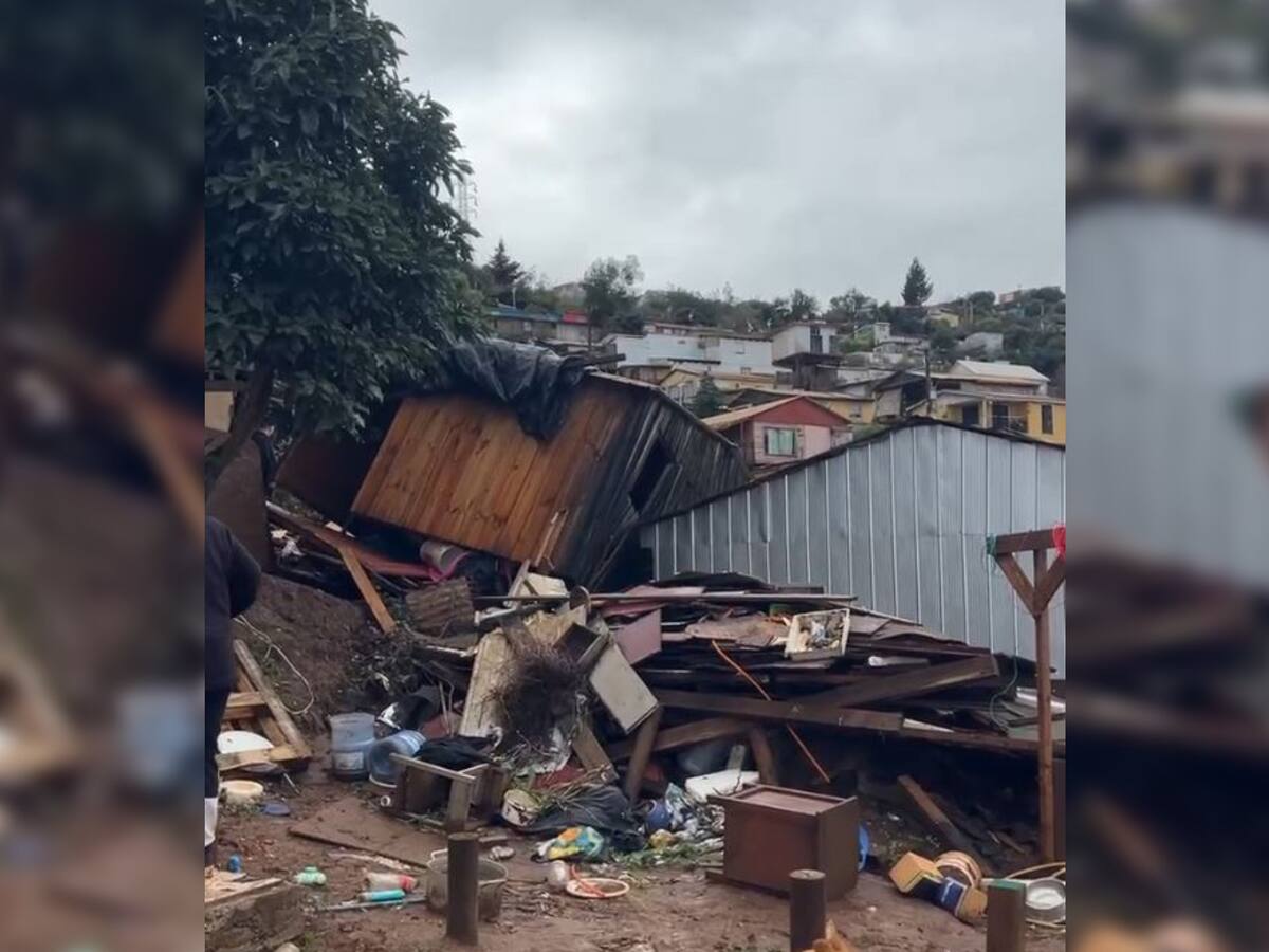Sistema frontal genera remoción de tierra y provoca derrumbe de dos casas en Viña del Mar