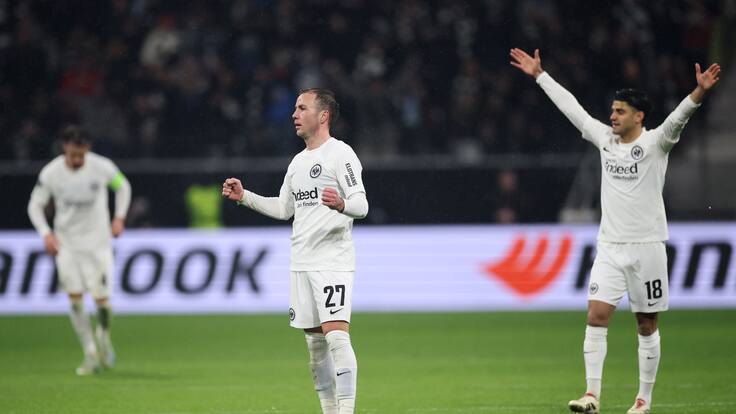 Eintracht Frankfurt golea al Ajax en Alemania para meterse en los cuartos de final de Europa League