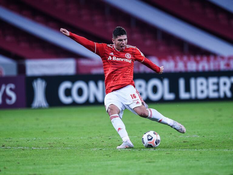 Carlos Palacios aportó con asistencia en triunfo del Inter de Porto Alegre y fue elogiado por su técnico