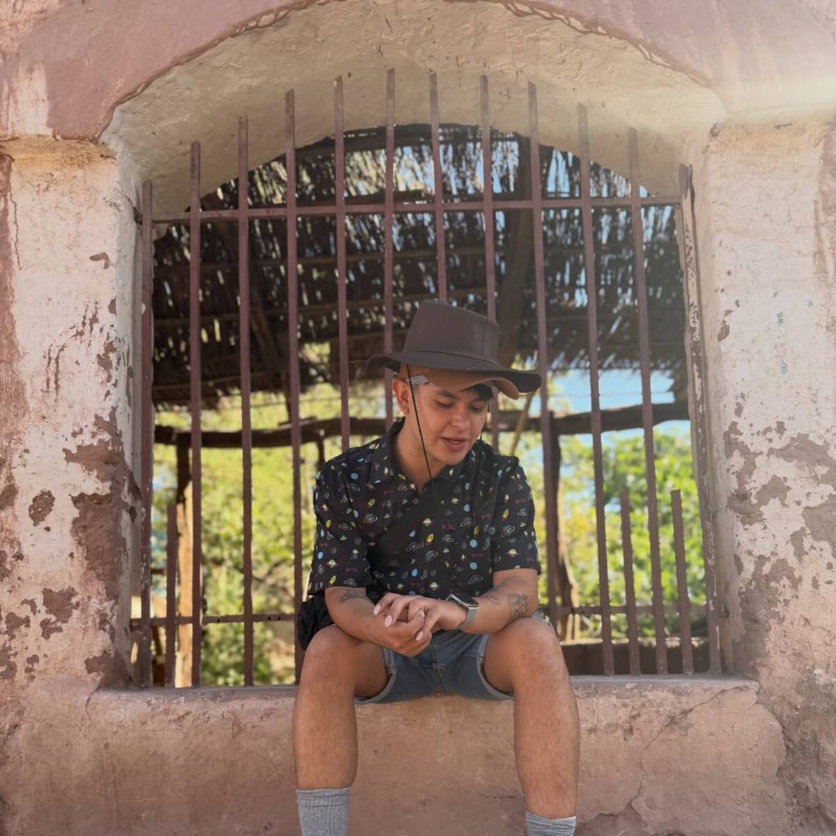 Influencer chileno genera rechazo por dichos sobre la maternidad: “Qué horrible ser mamá, asqueroso, está demasiado romantizado”