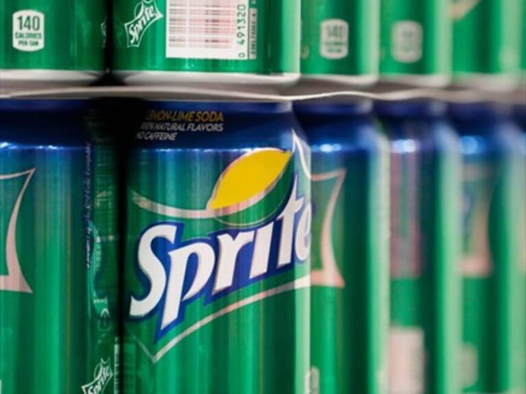 Dos productos de Coca Cola bajan sus niveles de azúcar y vendrán sin sellos