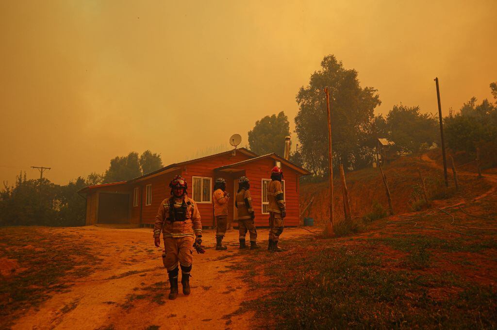 Incendios en el sur: CIGIDEN realiza estudio que determina que 54% de los campamentos del Ñuble están más expuestos a incendios forestales