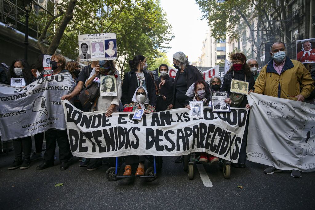 Los argentinos marcharon por Buenos Aires a 46 años del golpe de estado