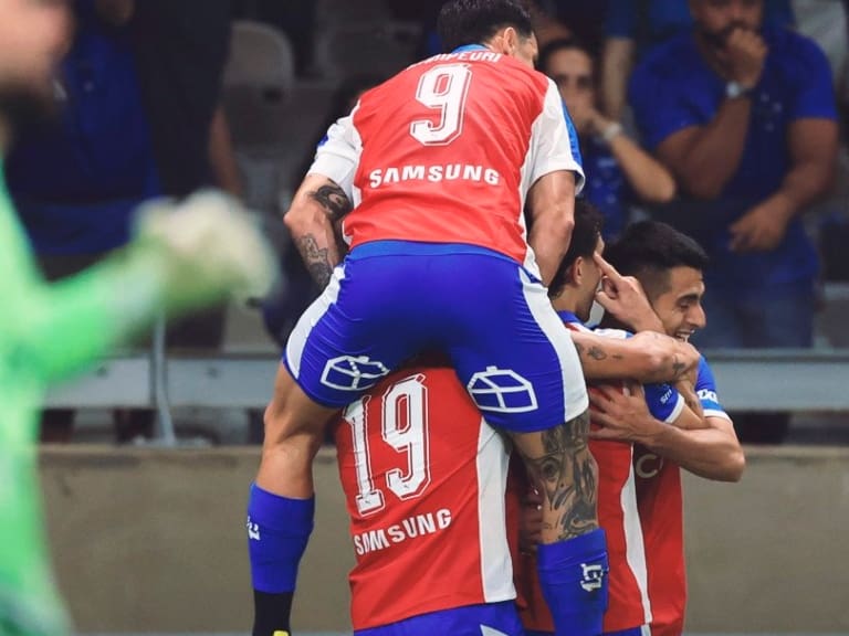 Un gol para la historia: el tanto de Jimmy Martínez con que la UC derrotó a Cruzeiro en Brasil